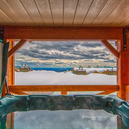 3 Bedroom 3 Bath Ski In Ski Out With Private Hot Tub Big White Eksteriør billede