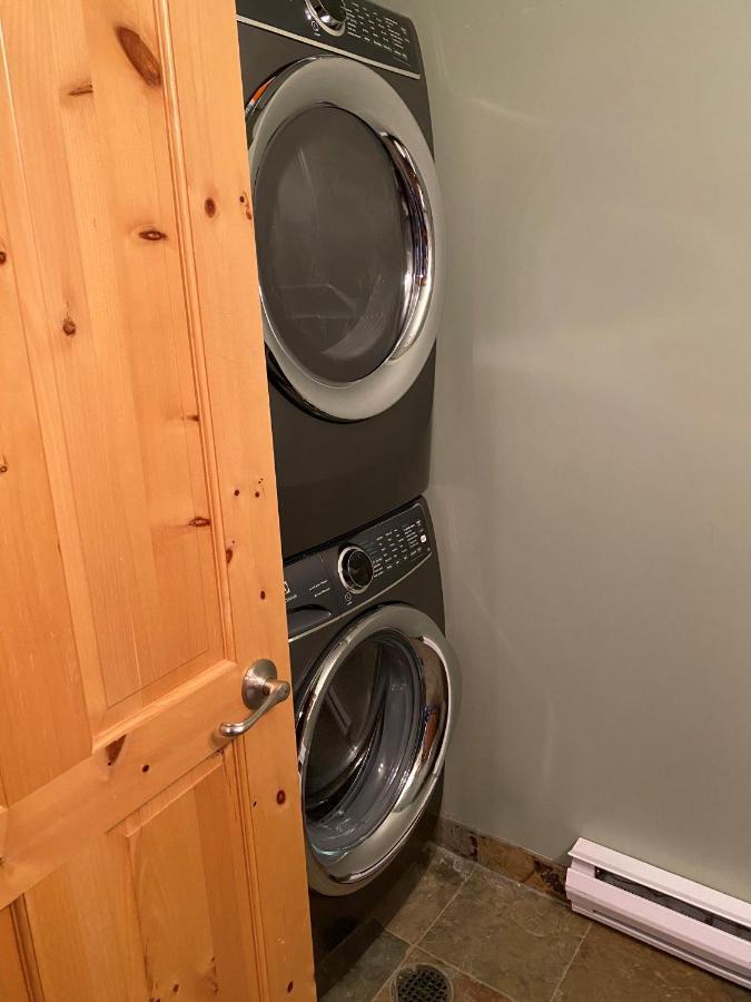 3 Bedroom 3 Bath Ski In Ski Out With Private Hot Tub Big White Eksteriør billede