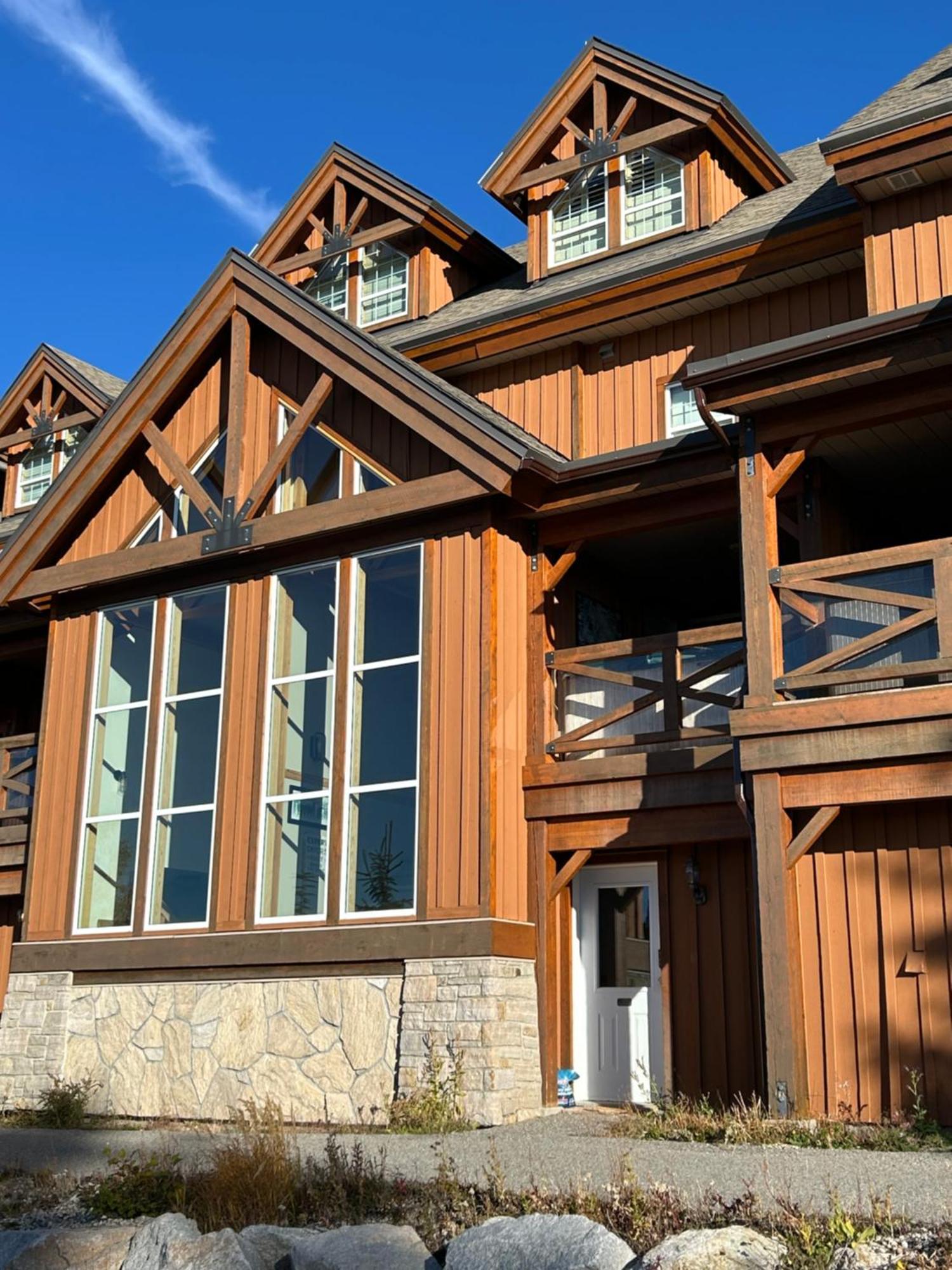 3 Bedroom 3 Bath Ski In Ski Out With Private Hot Tub Big White Eksteriør billede