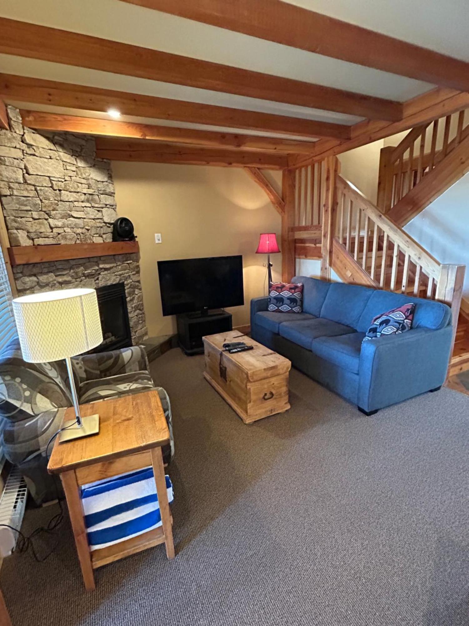 3 Bedroom 3 Bath Ski In Ski Out With Private Hot Tub Big White Eksteriør billede