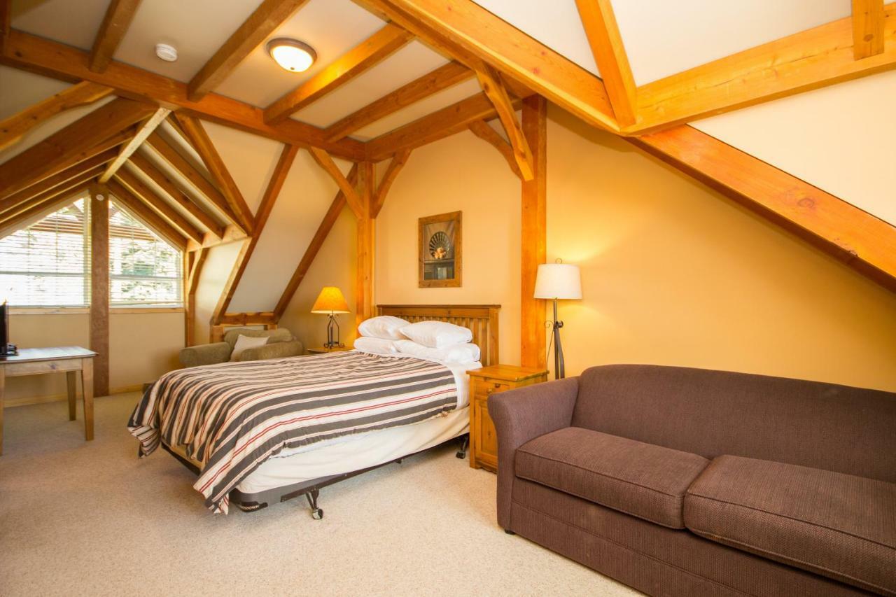 3 Bedroom 3 Bath Ski In Ski Out With Private Hot Tub Big White Eksteriør billede